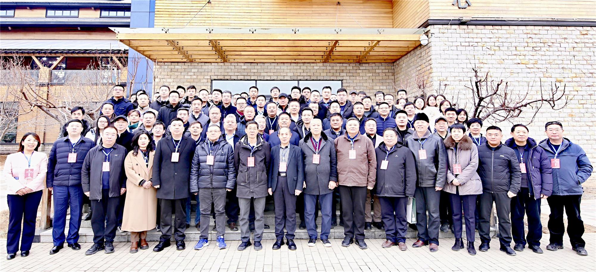 冀裝協(xié)三屆四次理事會(huì)暨常務(wù)理事會(huì)召開(kāi)，常宏榮獲多項(xiàng)獎(jiǎng)項(xiàng)