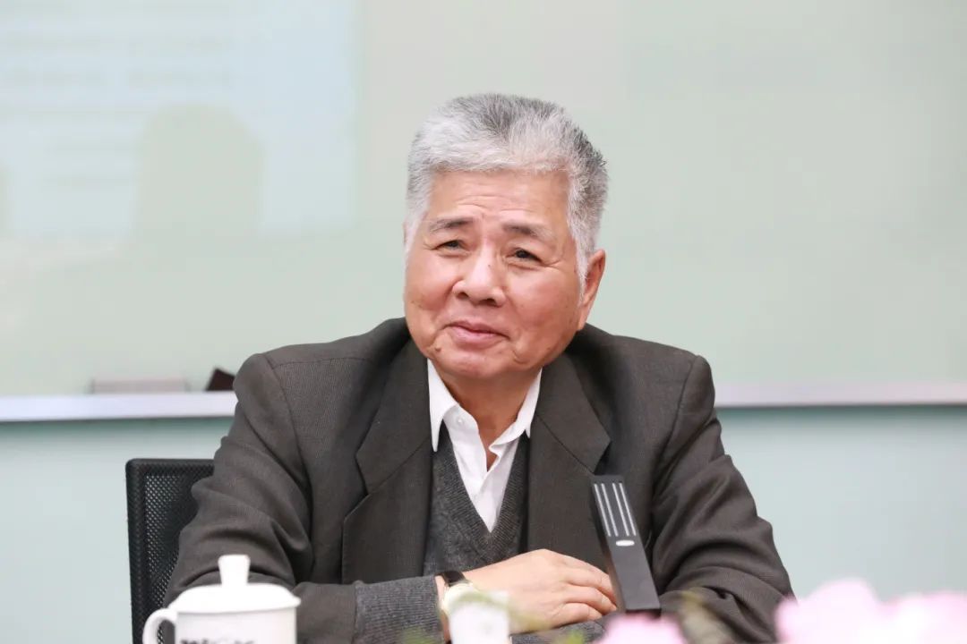 與時(shí)俱進(jìn)·知己知彼·創(chuàng)新發(fā)展丨董事長(zhǎng)楊勛先生蒞臨常宏集團(tuán)視察指導(dǎo)工作