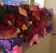 花送雷鋒手，情暖雷鋒心——“萬朵鮮花送雷鋒”活動溫暖落幕